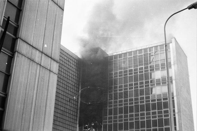 Fotografie z historie budování (výstavba v letech 1972 – 1979) a fungování Ústřední telekomunikační budovy v Olšanské ulici v Praze 3.