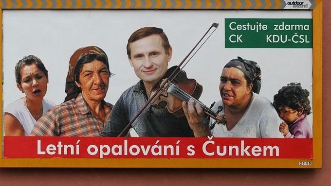V Praze se objevily nové billboardy upozorňující na výroky Jiřího Čunka o Romech.