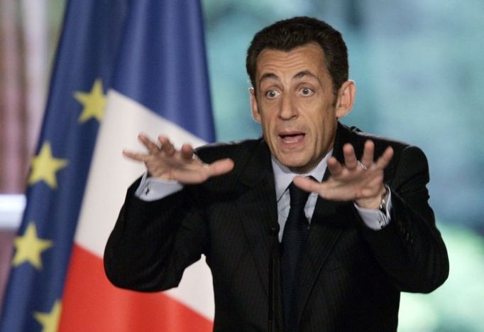 France's President Nicolas Sarkozy delivers his speech on education at the Elysee Palace in Paris on June 2, 2008. REUTERS/Francois Mori/Pool