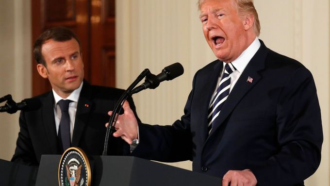 Americký prezident Donald Trump se svým francouzským protějškem Emmanuelem Macronem.