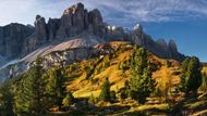 Passo Gardena - podzimní pohled na Gruppo del Sella.