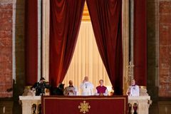 Papež má nového náhradníka. Stal se jím Francouz Tauran