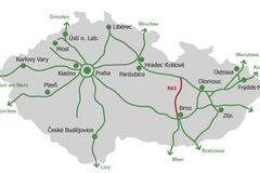 Místo dálnice mezi Brnem a Moravskou Třebovou by mohla vzniknout nová silnice