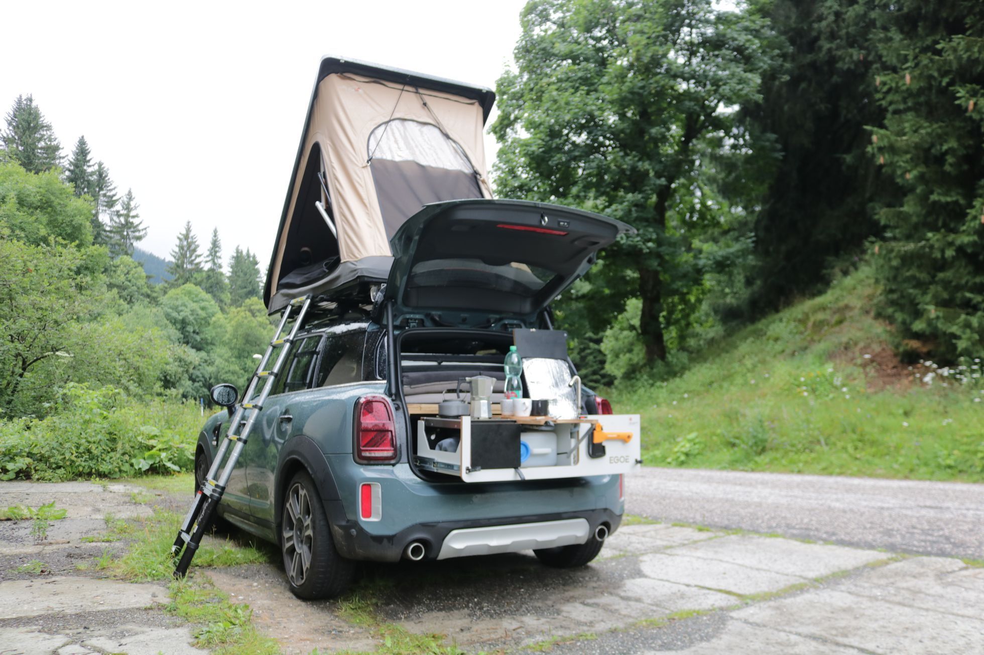 Mini Countryman SD obytný + stan