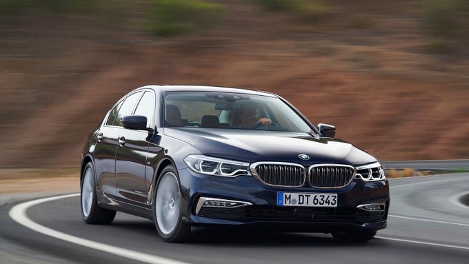 Stejně jako konkurenti i BMW se snaží nabídnout zákazníkům co nejvíce nových technologií. Třeba v nové generaci řady 5.