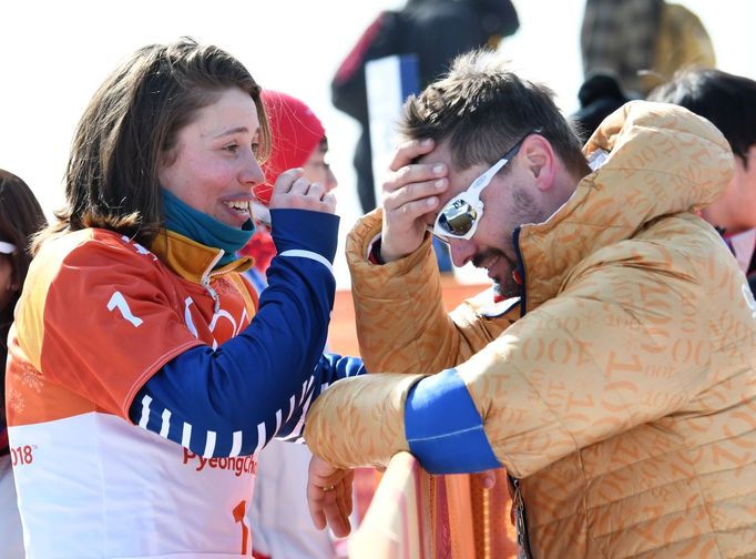 Eva Samková slaví bronz na ZOH 2018