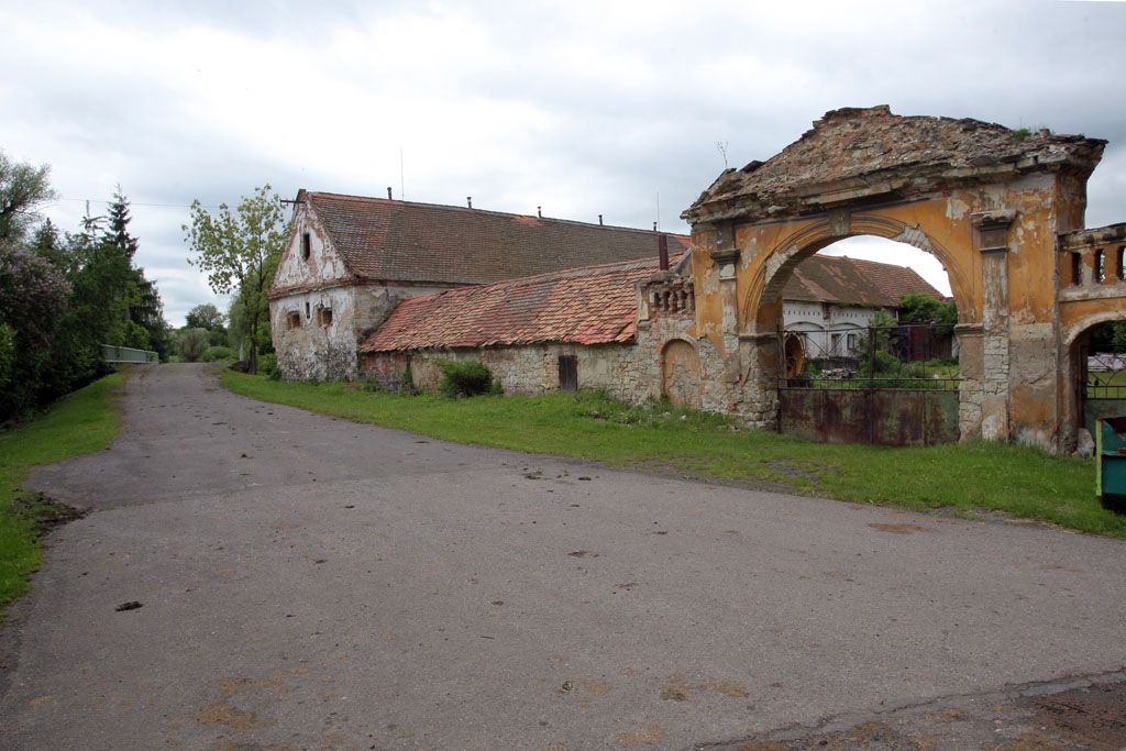 Památné ruiny severočeské. Čejkovice, okres Chomutov