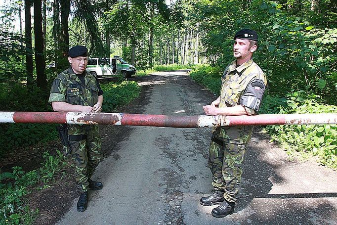 Všechny přístupové cesty střeženy, jak řekl mluvčí vojenské policie Jan Čermák "Prostor budeme střežit všemi prostředky"