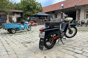 Jawa 50 pokřtěná na Černou svini vstala z popela. Jak to probíhá na táboře pionýrů