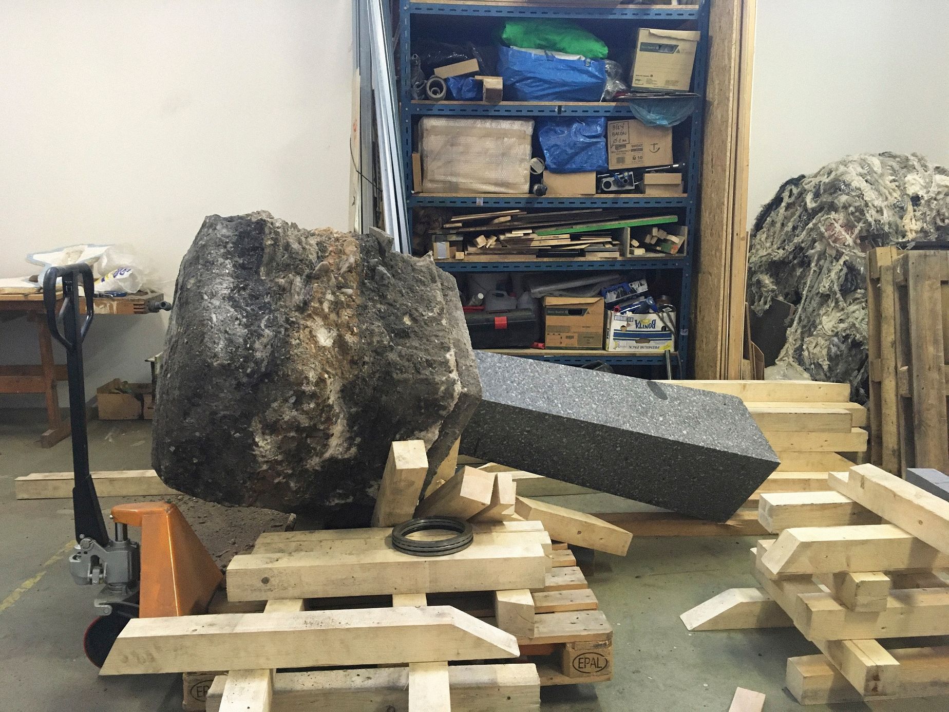 Tomáš Moravec: Manuport