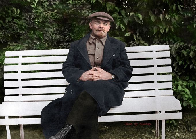 Vladimir Iljič Lenin na nedatovaném snímku. Kolorovaná fotografie