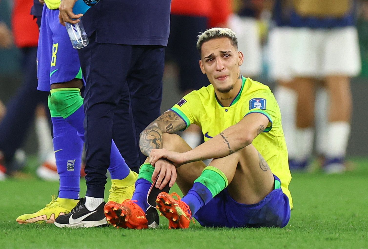 Smutný Antony po porážce ve čtvrtfinále MS 2022 Chorvatsko - Brazílie
