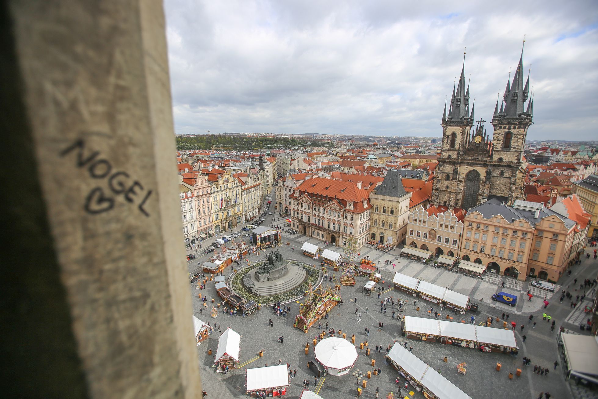 Staroměstská radnice a orloj se začíná opravovat, Praha