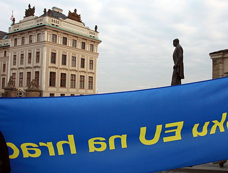 Demonstrace pro i proti Lisabonské smlouvě