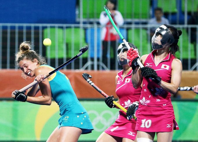 Women's Pool B Australia v Japan - Olympic Hockey Centre - Rio de Janeiro, Brazil - 13/08/2016. Brooke Peris (AUS) of Australia (L) competes with Mie Nakashima (JPN) of J