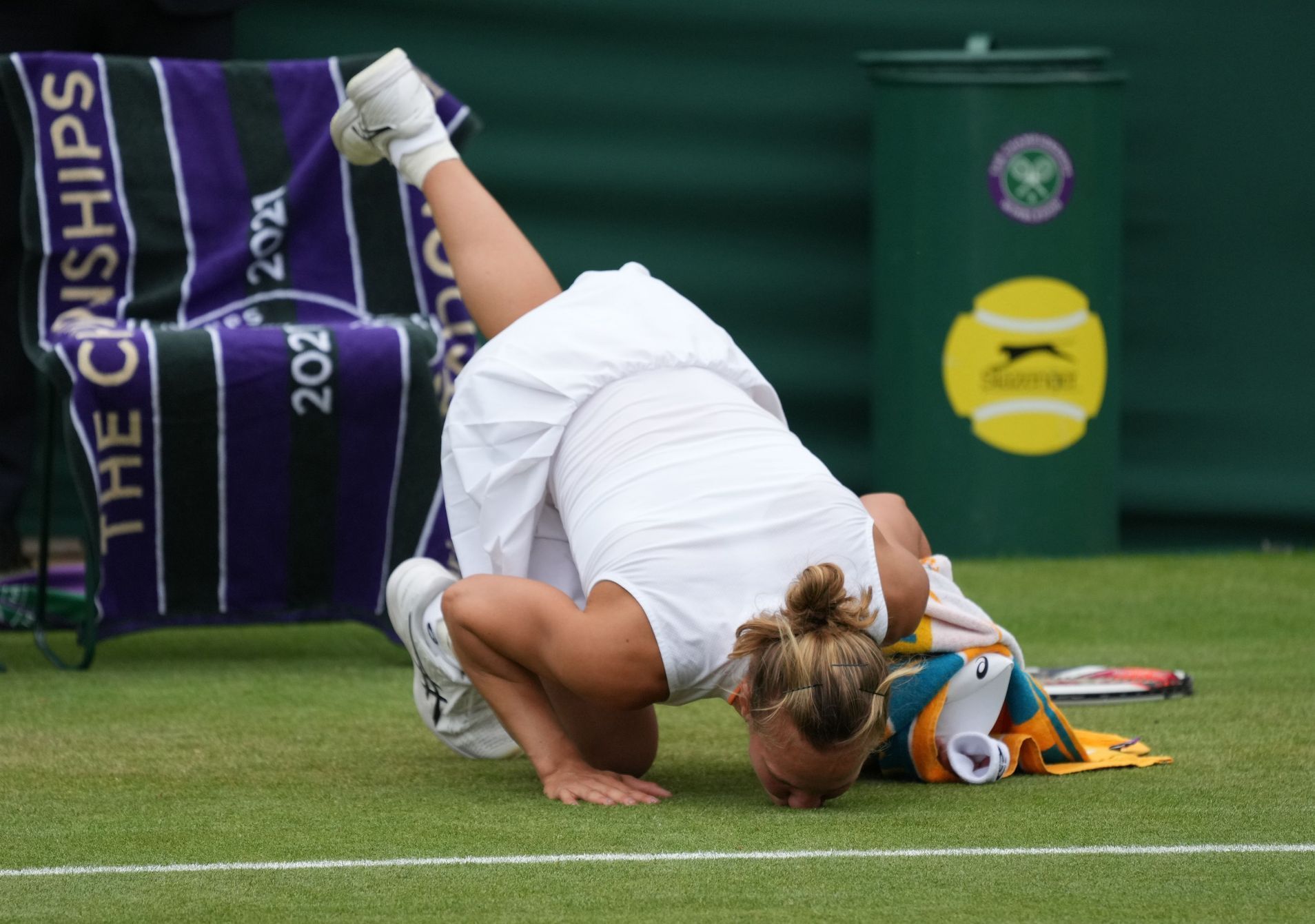 Wimbledon 2021, osmifinále (Viktoria Golubicová)