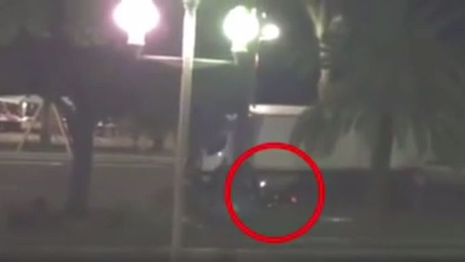 Video: Motorkáři pronásledují nákladní auto v Nice.