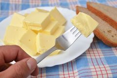 Kuchař v hotelu nakradl 50 kilogramů másla v ceně přes 10 tisíc korun, stačily mu na to dva měsíce