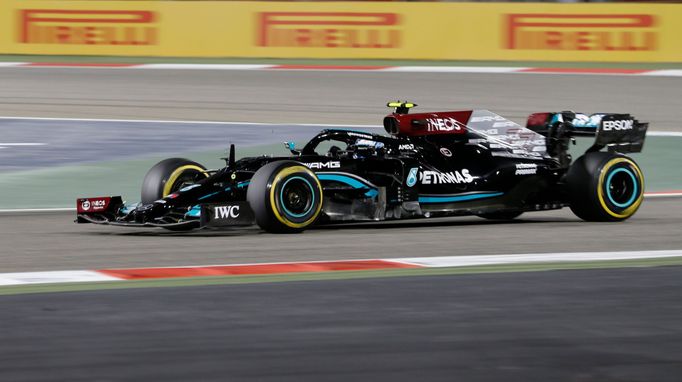 Valtteri Bottas v Mercedesu ve Velké ceně Bahrajnu 2021