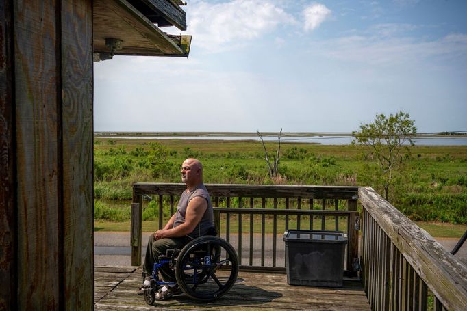 Indiánský kmen musí přesídlit. Jejich ostrov v americké Louisianě se vlivem stoupající hladiny moří potápí.