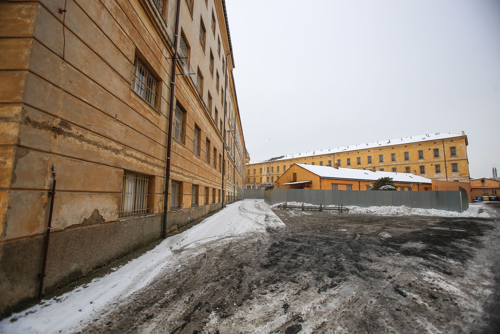 Věznice Bory v Plzni - otevírání nových cel a prohlídka komplexu
