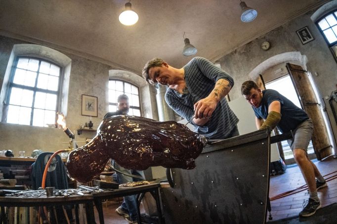 Martin Janecký při práci v Janecký Studiu na pražské Kampě.