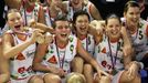 Brněnské basketbalistky slaví euroligový triumf.