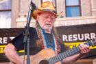 Z české dechovky k revoltě v country. Texaská hvězda Willie Nelson slaví devadesátiny