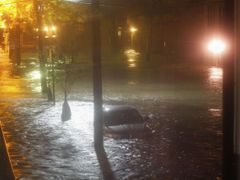 Zaplavená ulice v newjerseyském Hobokenu
