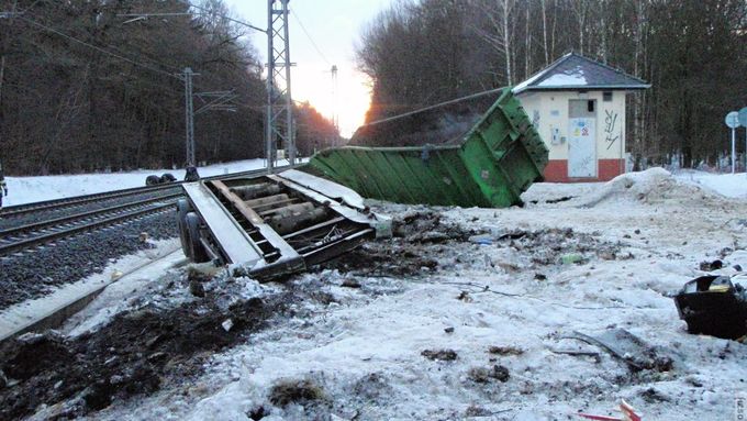 Na Mohelnicku došlo ke srážce vlaku s popelářským vozem