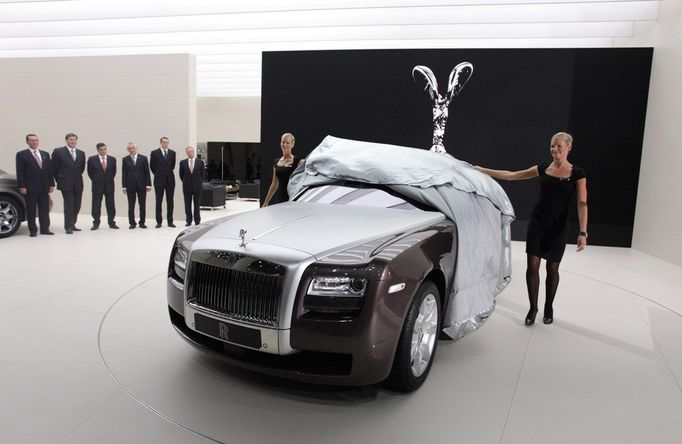 Po měsících utajování představil Rolls Royce svůj nový model Ghost.