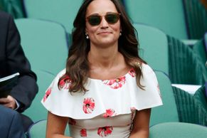 Djokovič vletěl do Wimbledonu uragánem, tleskala mu i sestra vévodkyně
