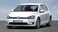 3. Volkswagen e-Golf - 47 Kč. Spotřeba je přesně je 1 kWh vyšší než u malého vozu e-Up. Cena nyní činí 930 900 Kč.