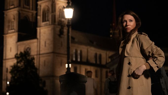 Cate Blanchettová jako špionka Kathryn ve filmu Operace Black Bag.