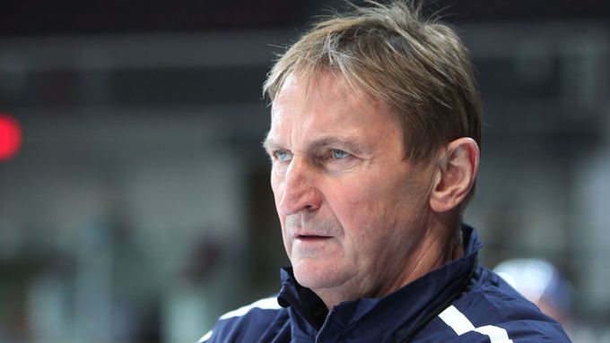 Alois Hadamczik i přes kritiku generálního manažera Lva Normundse Sejejse povolal pro Švédské hry dalšího hráče nováčka KHL.