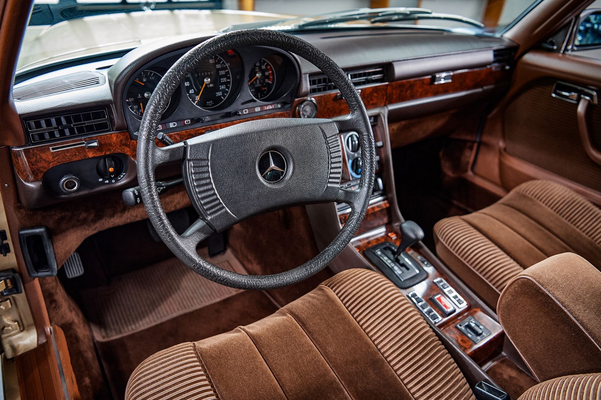 Mercedes-Benz 450 SEL 6.9 (W 116)