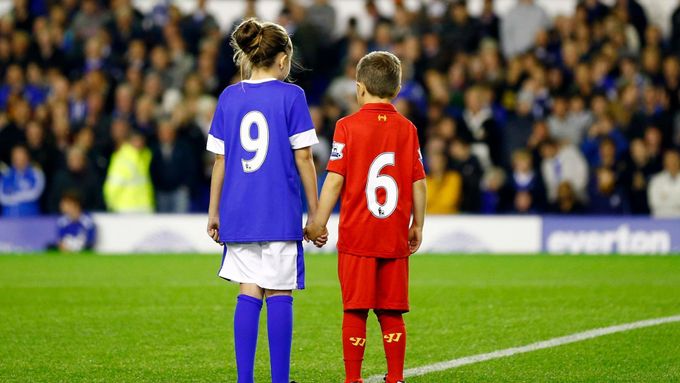 OBRAZEM 96! Na Evertonu uctili oběti tragédie z Hillsborough