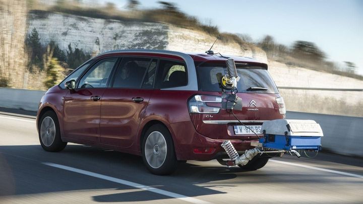 Komentář: Jak posílit čínskou konkurenci? Raději koupit emisní kredity než platit EU