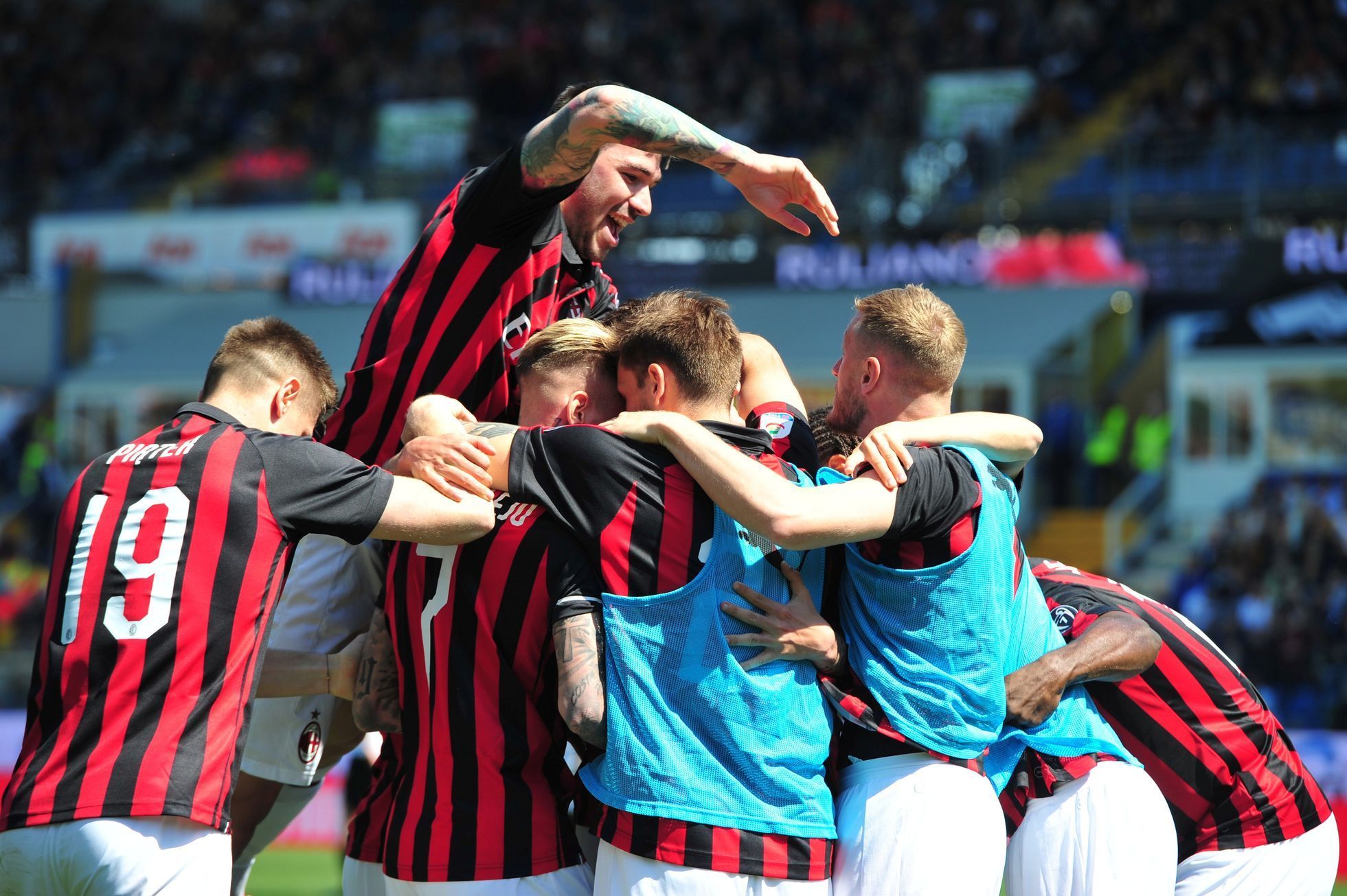 Fotbalisté AC Milán se radují
