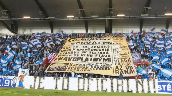 Fanoušci Baníku si pro zápas se Sigmou připravili vzpomínku na to, že před 95 lety byl jejich klub založen. Tehdy pod názvem SK Slezská Ostrava.