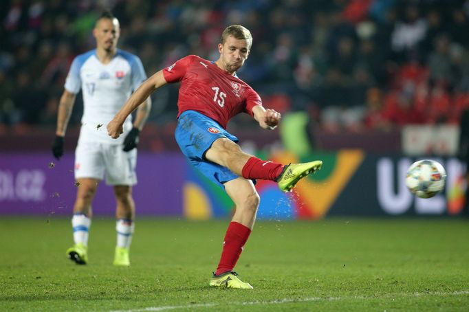 Tomáš Souček v zápase Ligy národů Česko - Slovensko.