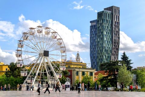 Albánie, Tirana, cestování, kultura, murál