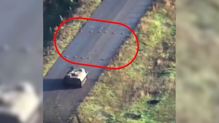 "Co si asi tak myslel, že se stane?" Rus se rozjel proti minám na silnici; Zdroj foto: Asociated Press