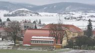 Novodobá chlouba Drásova, tělocvična za třicet miliónů, patnáct přímo ze státního rozpočtu.