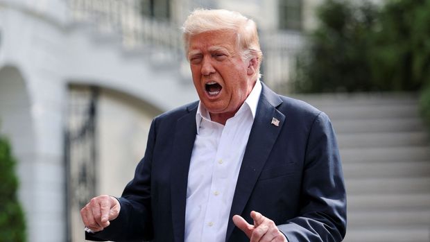 Trump hrozí EU zvýšením cel na 30 procent. Brusel doufá v dohodu, ale chystá odvetu