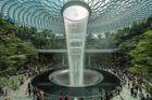 Hlavním klenotem nového centra je 40metrový vodopád, který jako by padal z nebe. Je největším krytým vodopádem na světě.