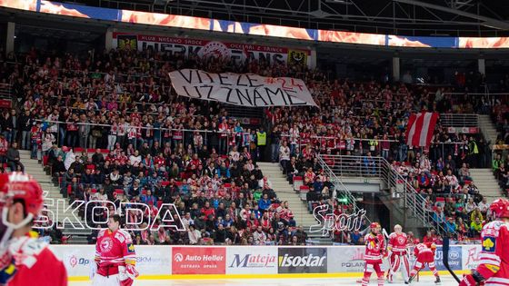 Prohlédněte si galerii ze sobotního pátého semifinálového zápasu mezi Třincem a Spartou, který rozhodl třinecký hrdina Zbyněk Irgl.