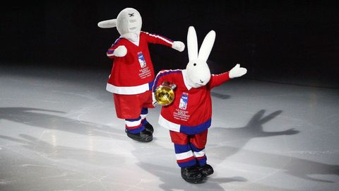 Oblékat králíky není sranda, říká autor maskotů MS v hokeji