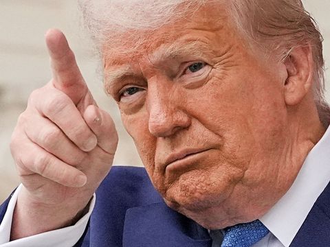 Kdo svede princeznu Dianu? Jeffrey Epstein posmrtně obviňuje Donalda Trumpa