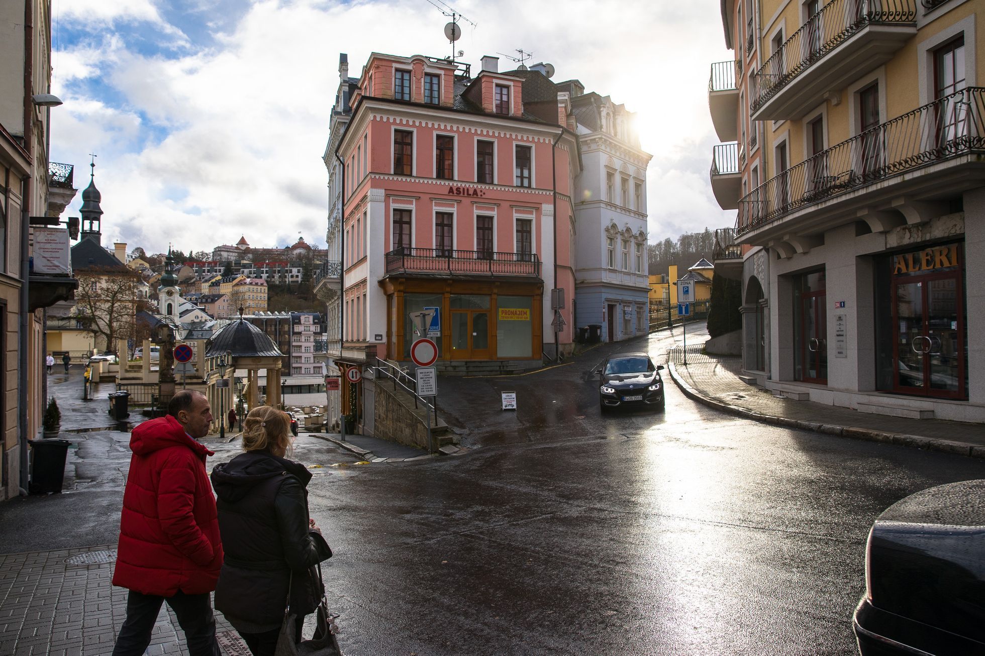 Karlovy Vary, turismus, obchody, turisté